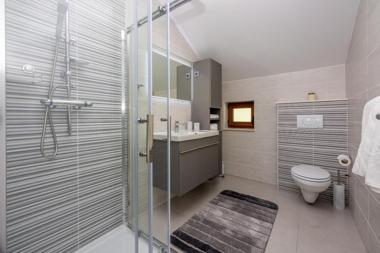 Villa Antani With Heated Pool, Sauna & Jacuzzi Crikvenica Dış mekan fotoğraf