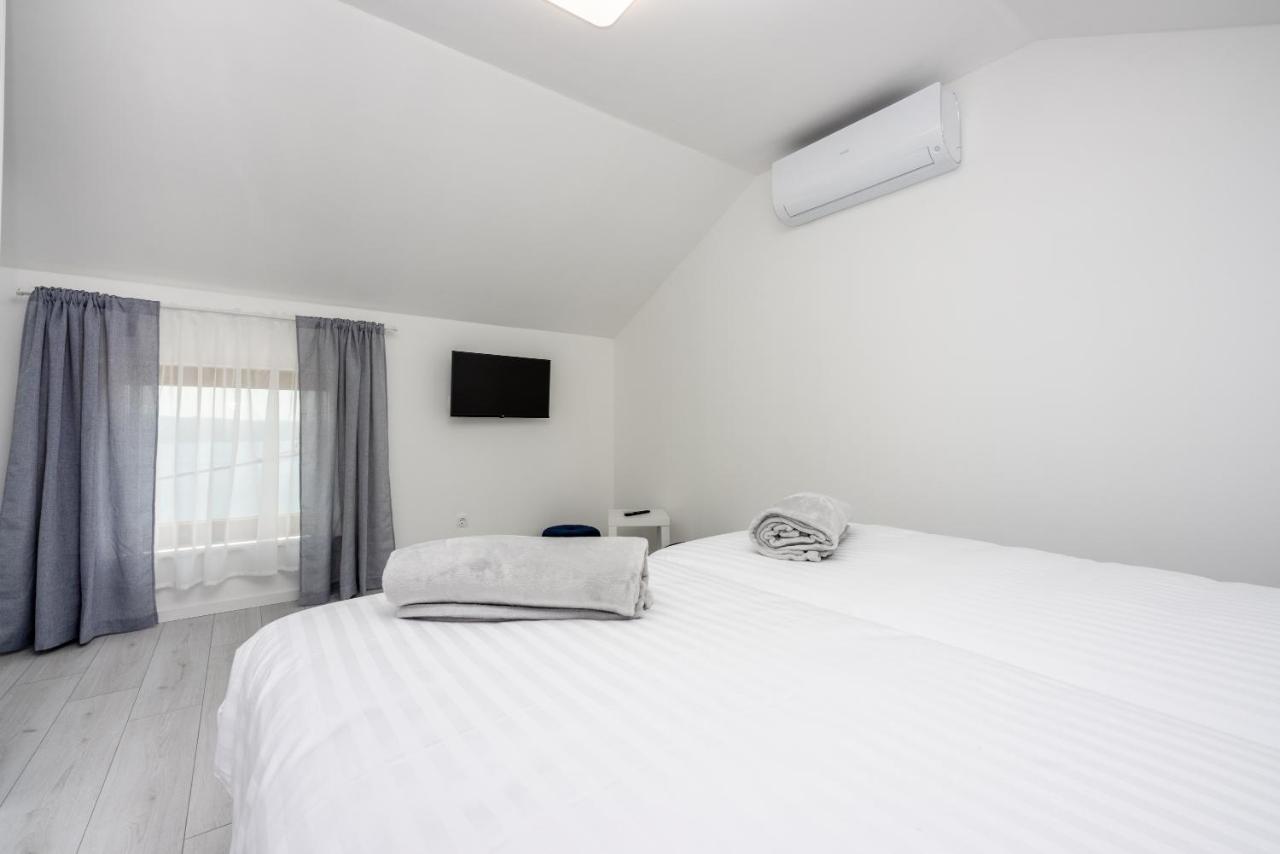 Villa Antani With Heated Pool, Sauna & Jacuzzi Crikvenica Dış mekan fotoğraf